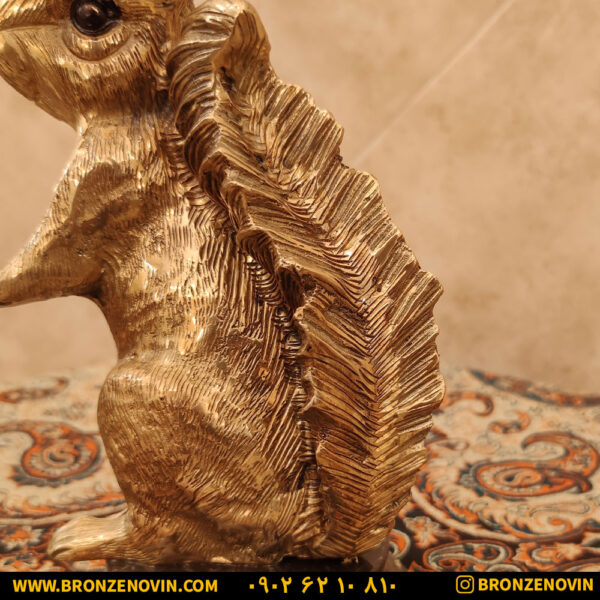 مجسمه برنجی