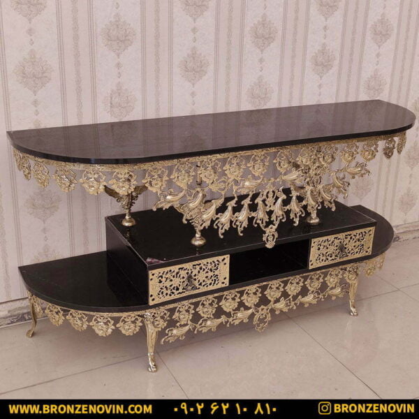میز تاج دار