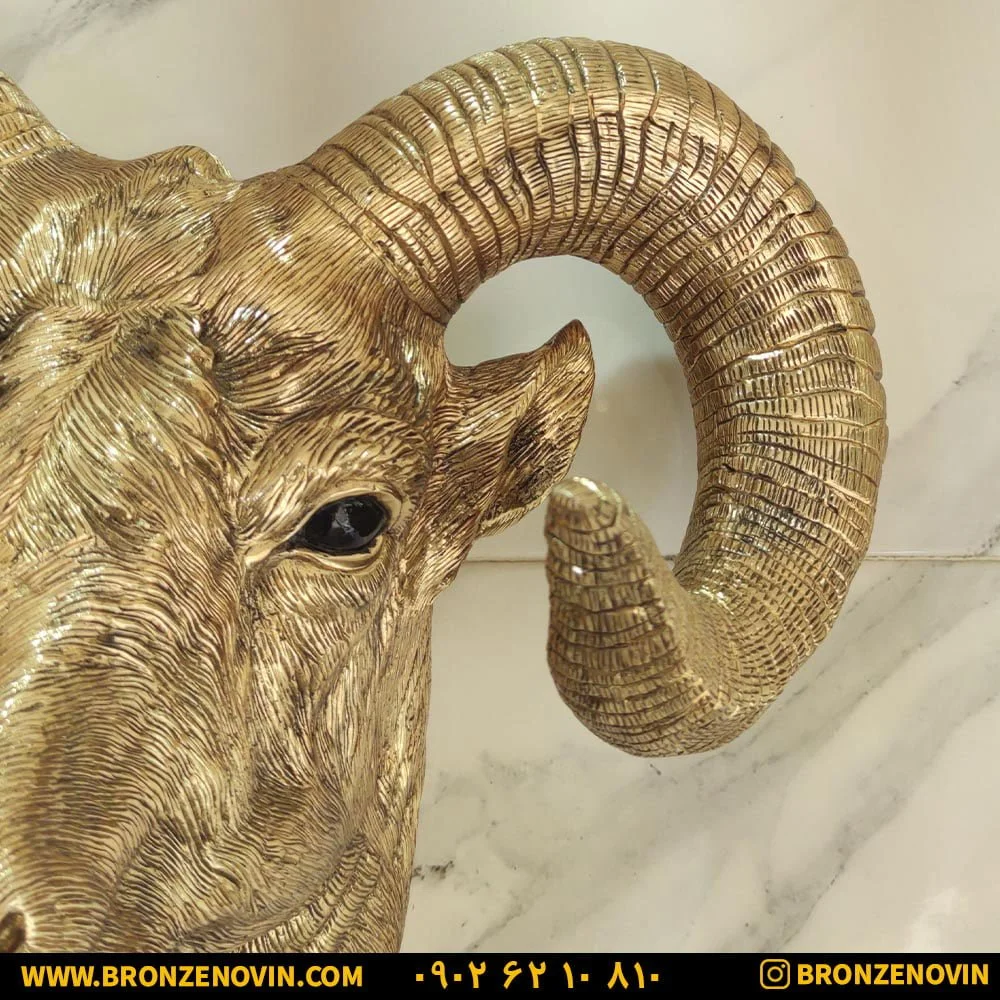 مجسمه برنجی گوزن دیوارکوب