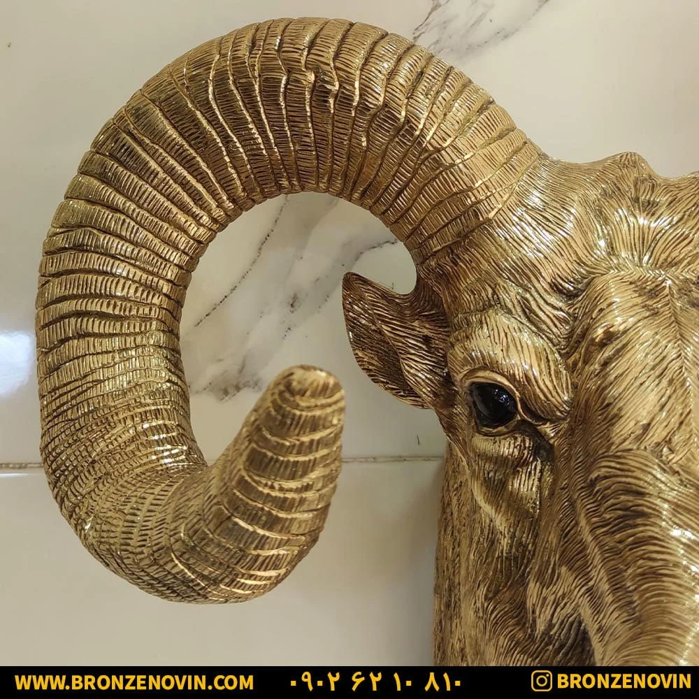 مجسمه برنزی گوزن دیواری