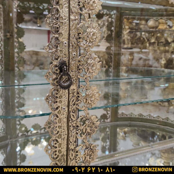 گل رز برنجی