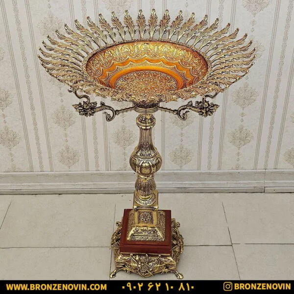 میوه خوری کنار سالنی برنزی پایه دار طلایی
