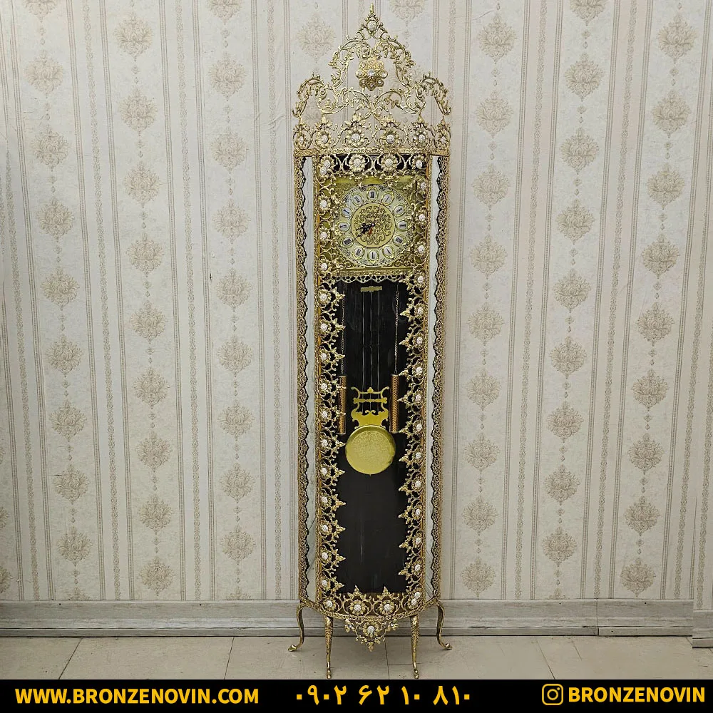 ساعت ایستاده برنجی