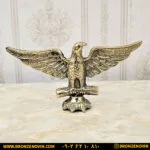 مجسمه برنزی عقاب