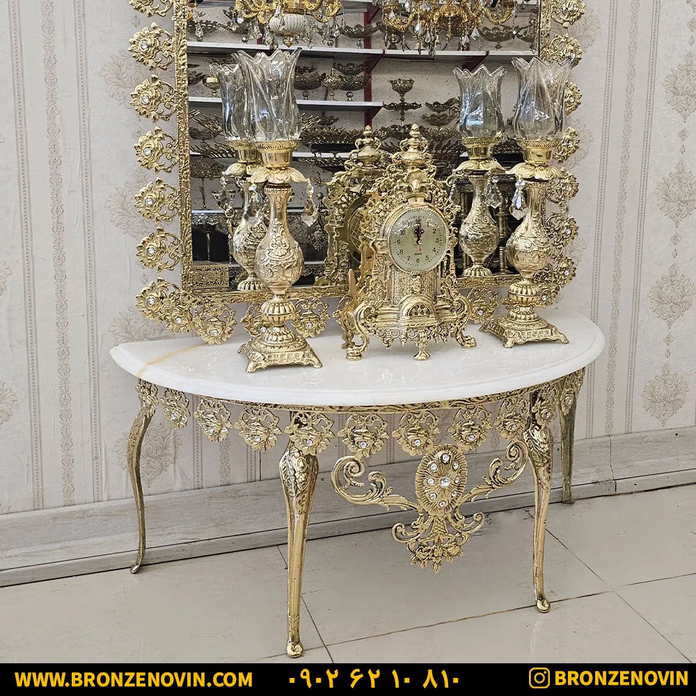 آینه و شمعدان برنزی