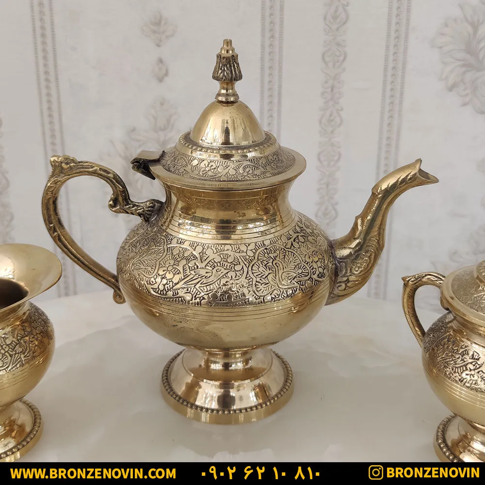 قوری برنزی هندی طرح طاووس