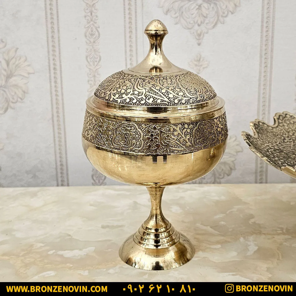 شکلات خوری برنزی طرح طاووس هندی
